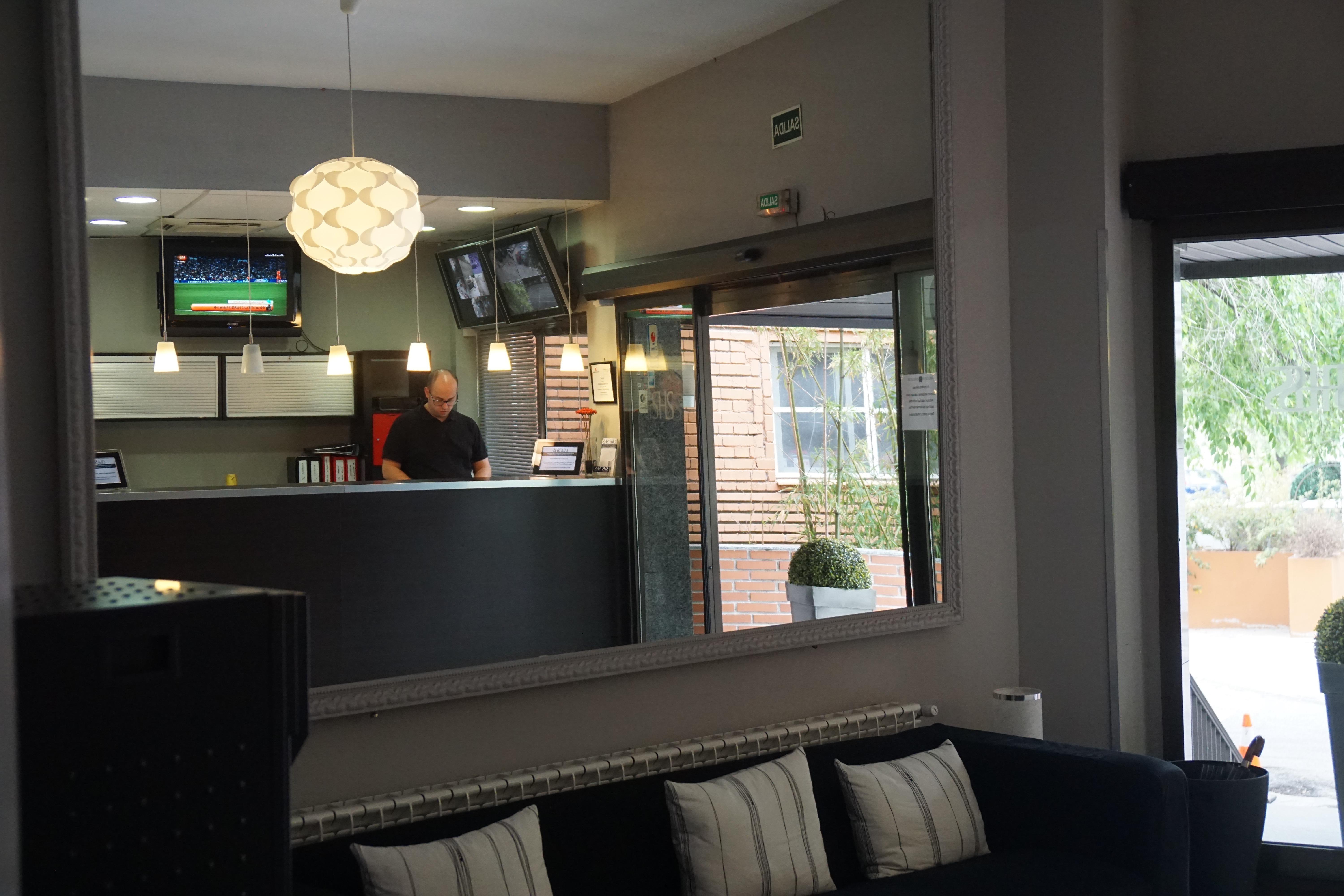 Ap Hotel Madrid Airport Ngoại thất bức ảnh