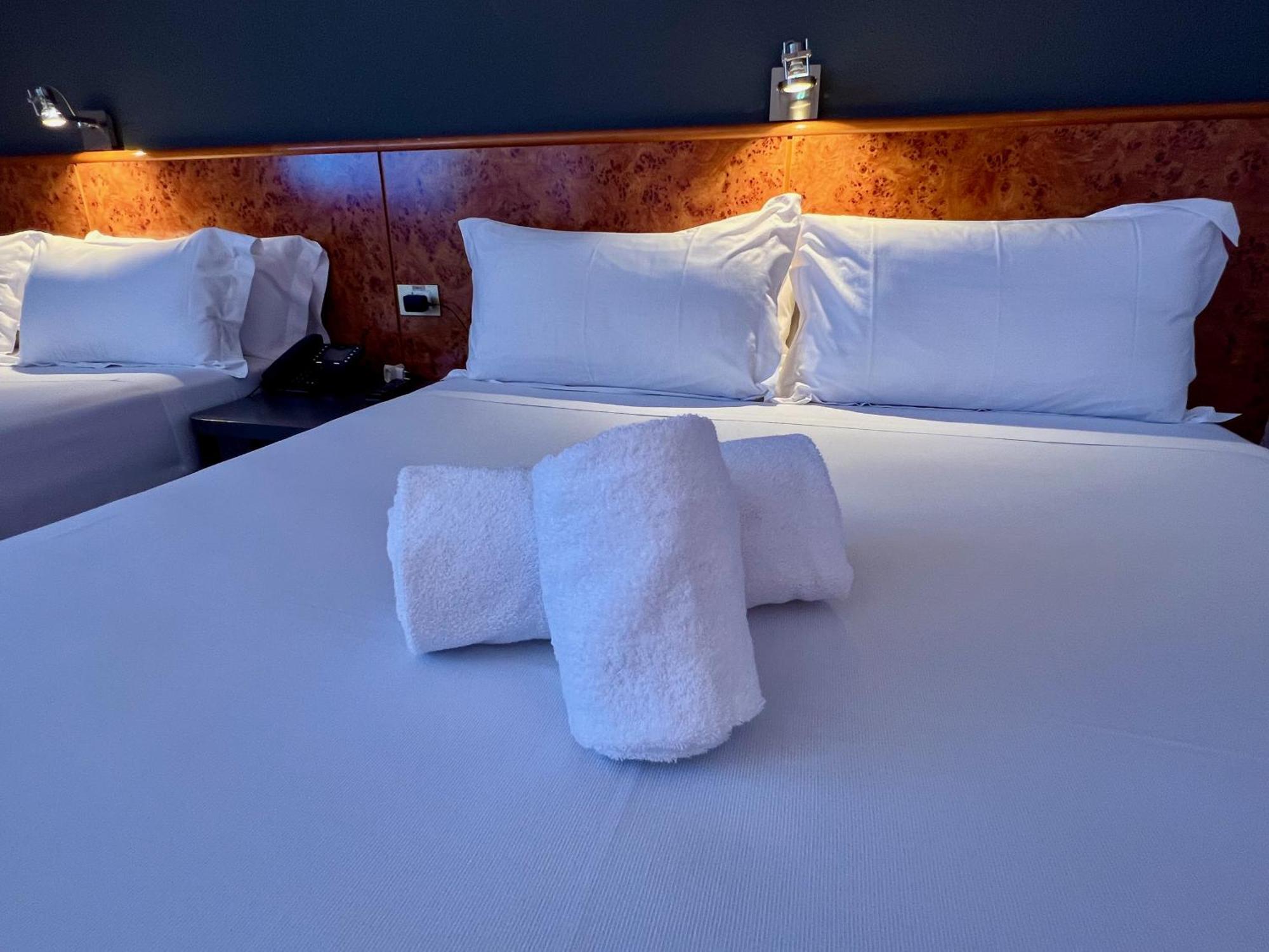 Ap Hotel Madrid Airport Ngoại thất bức ảnh