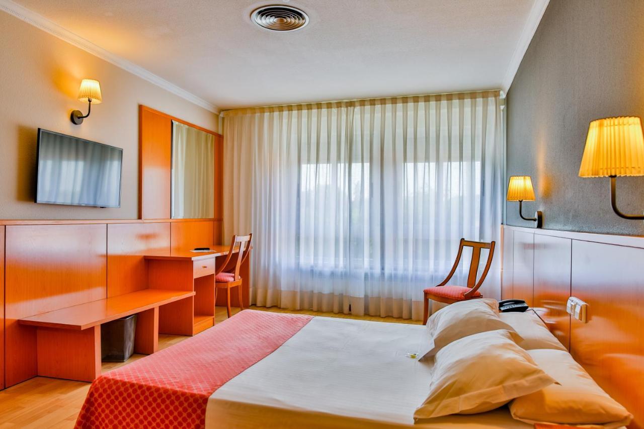 Ap Hotel Madrid Airport Ngoại thất bức ảnh