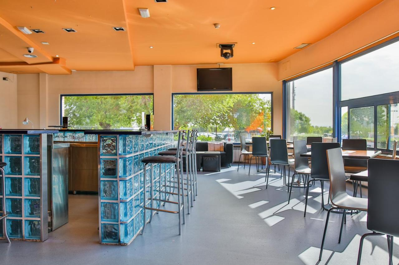 Ap Hotel Madrid Airport Ngoại thất bức ảnh