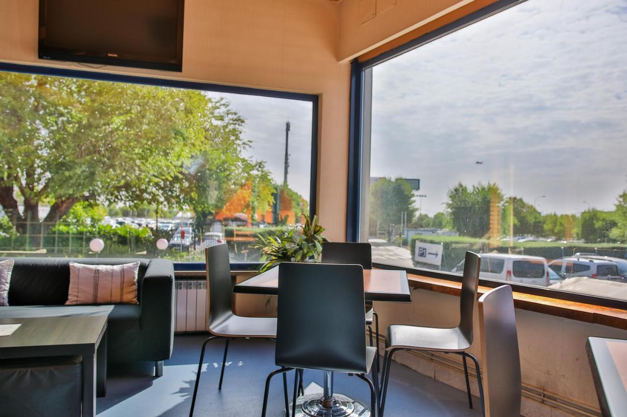 Ap Hotel Madrid Airport Ngoại thất bức ảnh