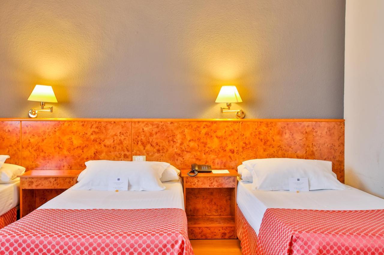 Ap Hotel Madrid Airport Ngoại thất bức ảnh